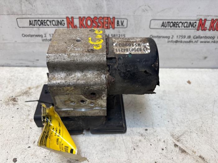 Usagé Pompe ABS Opel Vivaro 1.9 DTI 16V Prix sur demande proposé par N Kossen Autorecycling BV