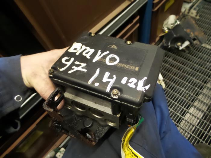 Begagnade ABS-dator Fiat Bravo Pris på förfrågan erbjuds av N Kossen Autorecycling BV