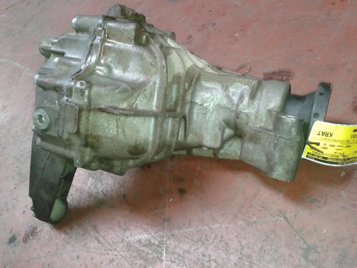 Used Front differential Mercedes ML I (163) 2.7 270 CDI 20V Price on request offered by N Kossen Autorecycling BV