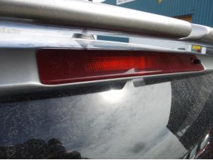 Używane Dodatkowe swiatlo stopu srodek Renault Twingo II (CN) 1.5 dCi 90 FAP Cena na żądanie oferowane przez N Kossen Autorecycling BV