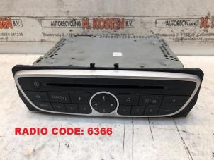 Usagé Radio/Lecteur CD Renault Twingo II (CN) 1.5 dCi 90 FAP Prix sur demande proposé par N Kossen Autorecycling BV
