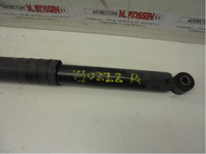 Front shock absorber rod, right from a Renault Clio IV (5R) 0.9 Energy TCE 90 12V 2014