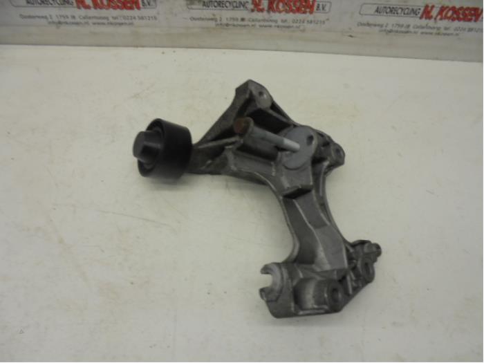 Usados Rodillo tensor correa múltiple Renault Clio IV (5R) 0.9 Energy TCE 90 12V Precio de solicitud ofrecido por N Kossen Autorecycling BV