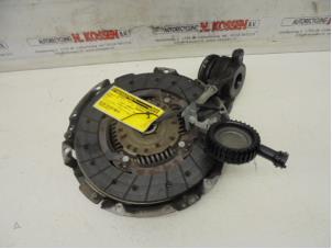Used Clutch kit (complete) Renault Clio IV (5R) 0.9 Energy TCE 90 12V Price on request offered by N Kossen Autorecycling BV
