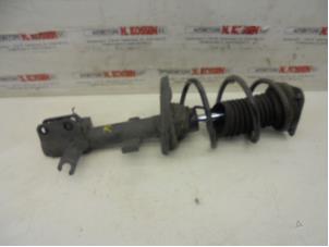 Used Rear shock absorber rod, right Renault Clio IV (5R) 0.9 Energy TCE 90 12V Price on request offered by N Kossen Autorecycling BV