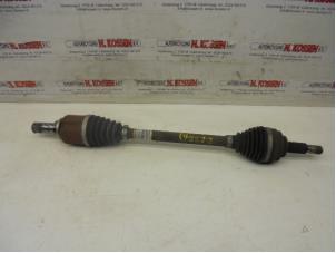 Used Front drive shaft, left Renault Clio IV (5R) 0.9 Energy TCE 90 12V Price on request offered by N Kossen Autorecycling BV