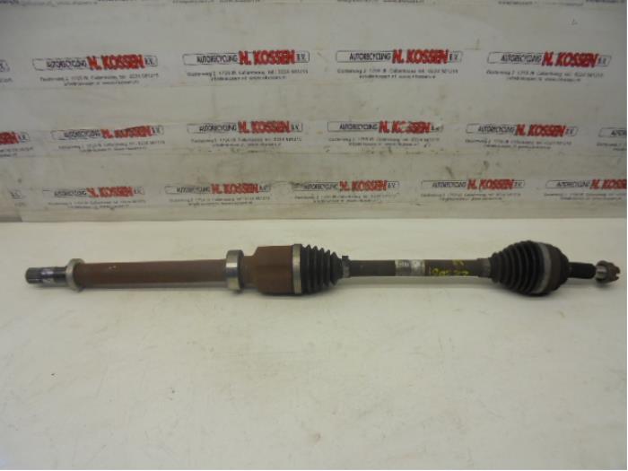 Front drive shaft, right from a Renault Clio IV (5R) 0.9 Energy TCE 90 12V 2014