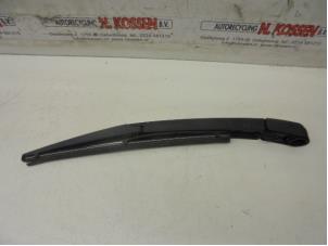 Used Rear wiper arm Kia Sorento Price on request offered by N Kossen Autorecycling BV