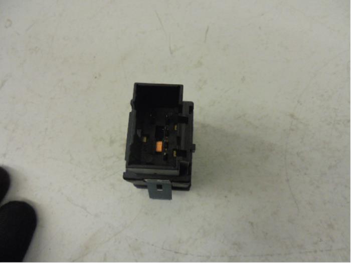 Panic lighting switch from a Volkswagen Polo IV (9N1/2/3) 1.4 16V 2008