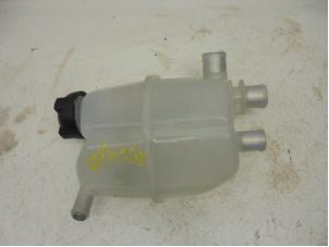 Used Expansion vessel Smart Fortwo Coupé (451.3) 1.0 52 KW Price on request offered by N Kossen Autorecycling BV