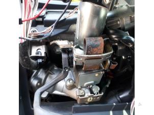 Used Electric power steering unit Renault Clio II (BB/CB) 1.4 16V Price on request offered by N Kossen Autorecycling BV