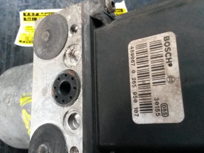 Begagnade ABS-pump Mazda RX-8 (SE17) 1.3 Renesis HP Pris på förfrågan erbjuds av N Kossen Autorecycling BV