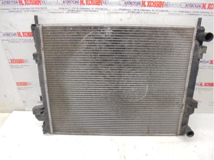 Used Radiator Nissan Primastar 1.9 dCi 100 Price on request offered by N Kossen Autorecycling BV