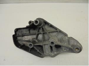 Used Engine mount Nissan Primastar 1.9 dCi 100 Price on request offered by N Kossen Autorecycling BV