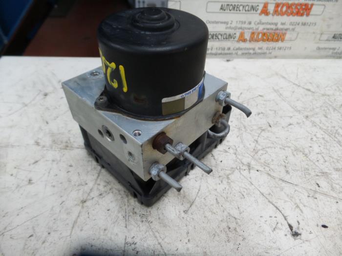 Usados Bomba ABS Jeep Grand Cherokee (WG/WJ) 4.0i Precio de solicitud ofrecido por N Kossen Autorecycling BV