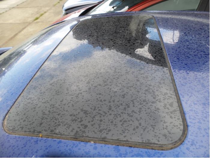 Używane Szyba szyberdachu Peugeot 607 (9D/U) 2.9 V6 24V Cena na żądanie oferowane przez N Kossen Autorecycling BV