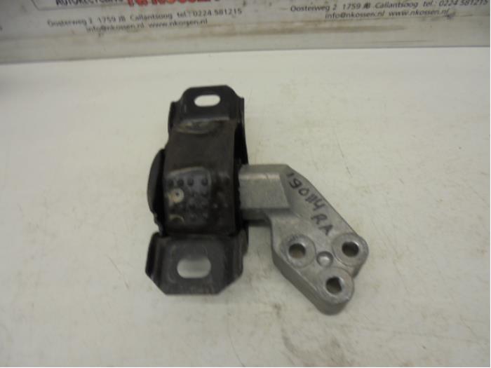 Used Engine mount Smart Fortwo Coupé (451.3) Electric Drive Price on request offered by N Kossen Autorecycling BV