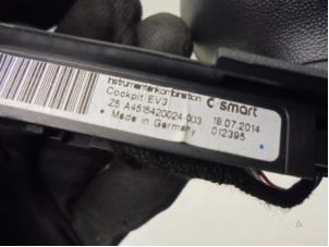 Używane Wyświetlacz mocy Batterij Smart Fortwo Coupé (451.3) Electric Drive Cena na żądanie oferowane przez N Kossen Autorecycling BV