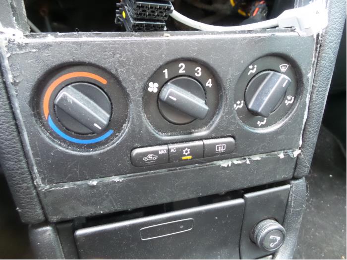 Klimabedienteil van een Opel Astra G (F08/48) 1.6 16V 1999