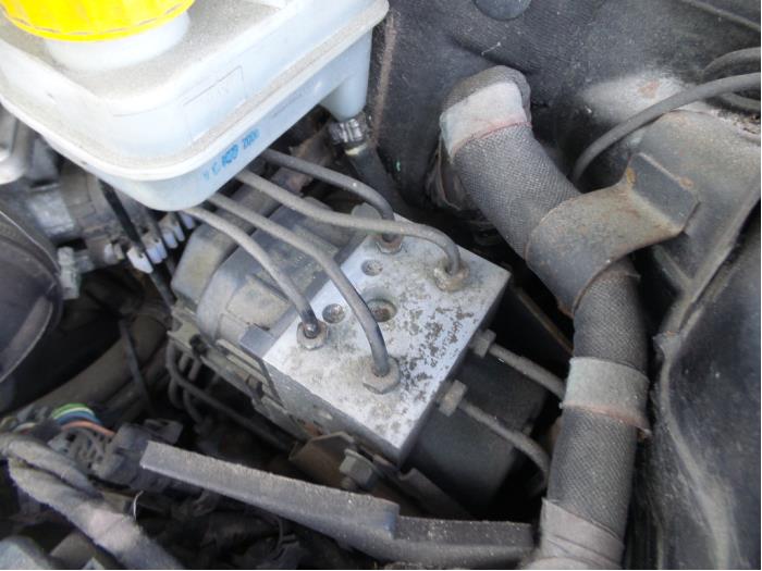 Używane Pompa ABS Alfa Romeo 156 (932) 2.0 Twin Spark 16V Cena na żądanie oferowane przez N Kossen Autorecycling BV