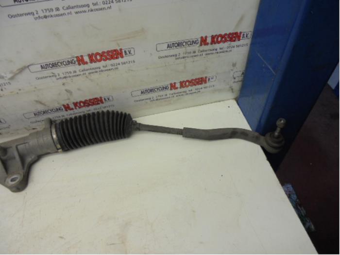 Steering box from a Renault Clio IV (5R) 0.9 Energy TCE 90 12V 2014