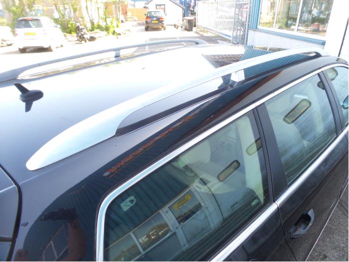 Volkswagen Passat Roof rails, right stock