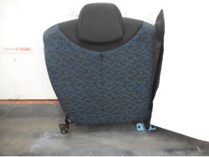 Usados Respaldo asiento trasero Peugeot 107 1.0 12V Precio de solicitud ofrecido por N Kossen Autorecycling BV