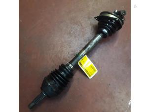Used Front drive shaft, left Renault R5 Price on request offered by N Kossen Autorecycling BV