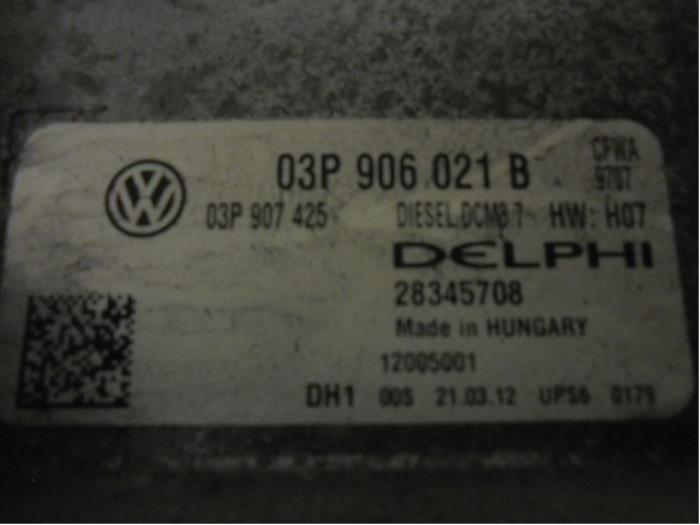 Ordinateur gestion moteur d'un Volkswagen Polo V (6R) 1.2 TDI 12V BlueMotion 2012