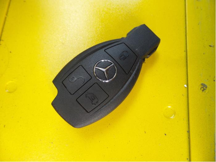 Schlüssel van een Mercedes-Benz Vito (447.6) 2.2 114 CDI 16V 2019