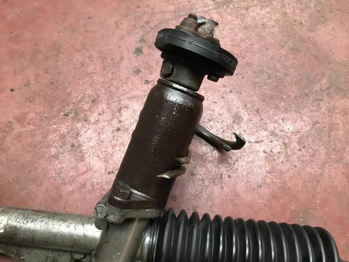 Lenkgetriebe Servo van een Peugeot 505 1979