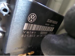 Used PDC Module Volkswagen Passat Variant (3C5) 2.0 TDI 16V 170 Price on request offered by N Kossen Autorecycling BV