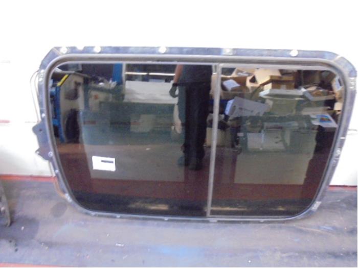 Używane Szyberdach BMW Mini (R50/53) 1.6 16V Cooper Cena na żądanie oferowane przez N Kossen Autorecycling BV