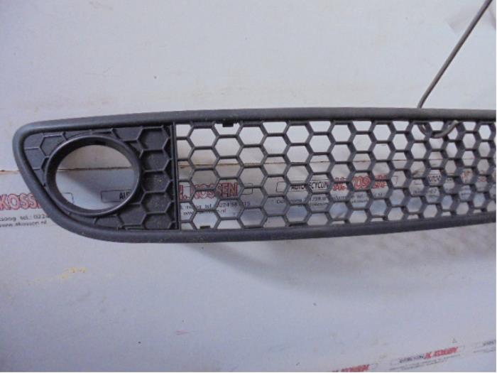 Grille from a Fiat Punto III (199) 0.9 TwinAir 2012