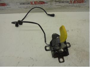 Used Bonnet lock mechanism Alfa Romeo Mito Price on request offered by N Kossen Autorecycling BV