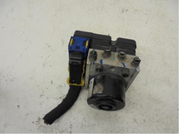 Usagé Pompe ABS Renault Laguna II (BG) 1.9 dCi 120 Prix sur demande proposé par N Kossen Autorecycling BV