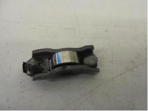 Used Rocker arm Volkswagen Tiguan Price on request offered by N Kossen Autorecycling BV