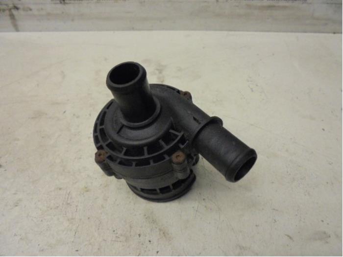 Begagnade Vattenpump Porsche 911 (996) 3.6 Carrera 4 24V Pris på förfrågan erbjuds av N Kossen Autorecycling BV