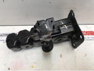 Used Front bumper bracket, left Mercedes Vito (447.6) 2.2 114 CDI 16V Price on request offered by N Kossen Autorecycling BV