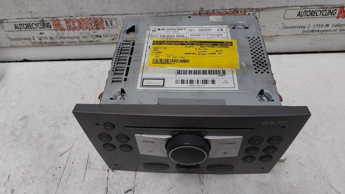 Reproductor de CD y radio de un Opel Vivaro 2.0 CDTI 2006
