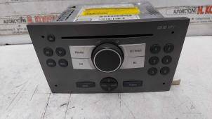 Gebrauchte Radio CD Spieler Opel Vivaro 2.0 CDTI Preis auf Anfrage angeboten von N Kossen Autorecycling BV