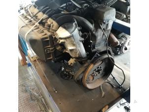 Motor van een Mercedes-Benz E diesel (W124) 3.0 300 D,TD 1988