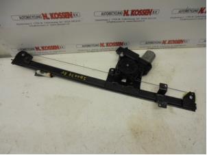 Used Door window motor Peugeot Boxer (U9) 2.2 HDi 120 Euro 4 Price on request offered by N Kossen Autorecycling BV