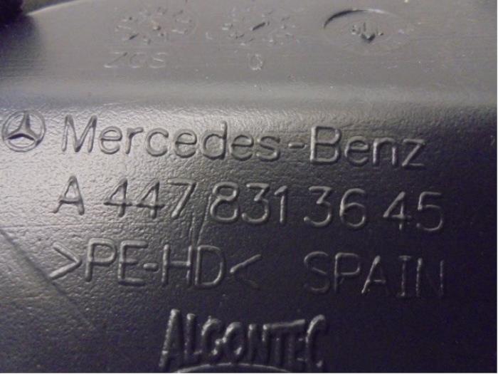 Conductor de aire de un Mercedes-Benz Vito (447.6) 2.2 114 CDI 16V 2019