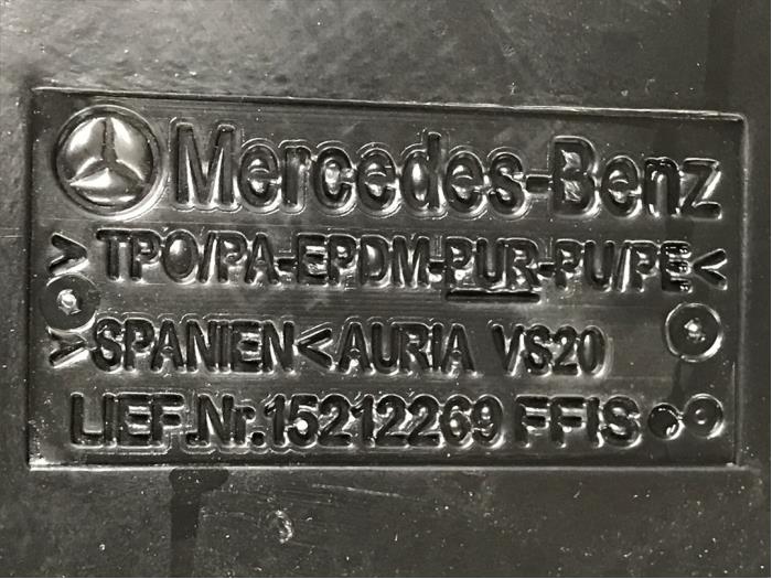 Fußbodenbelag van een Mercedes-Benz Vito (447.6) 2.2 114 CDI 16V 2019