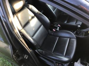 Używane Fotel prawy Peugeot 307 (3A/C/D) 2.0 16V Cena na żądanie oferowane przez N Kossen Autorecycling BV