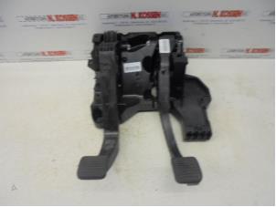 Used Clutch pedal Peugeot Boxer (U9) 2.0 BlueHDi 110 Price on request offered by N Kossen Autorecycling BV