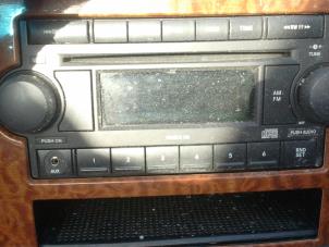 Usagé Radio/Lecteur CD Dodge Ram 3500 Standard Cab (DR/DH/D1/DC/DM) 5.7 V8 Hemi 1500 4x4 Prix sur demande proposé par N Kossen Autorecycling BV