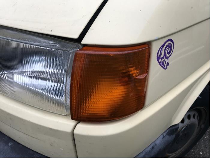Indicator, left from a Volkswagen Transporter 2000
