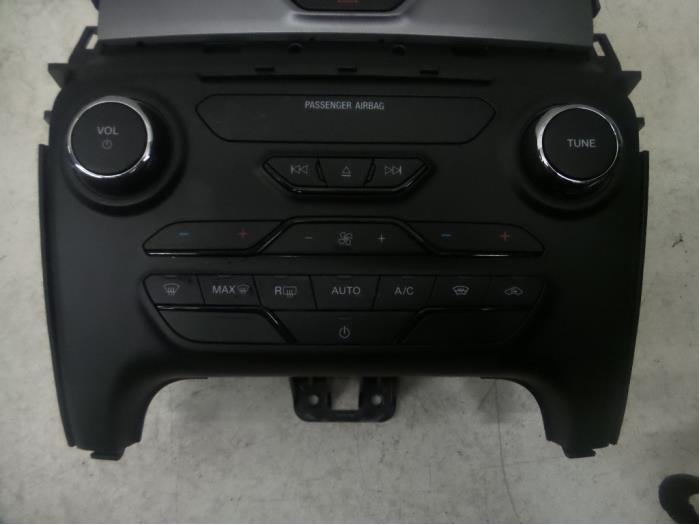 Klimabedienteil van een Ford Ranger 2.2 TDCi 16V 2017